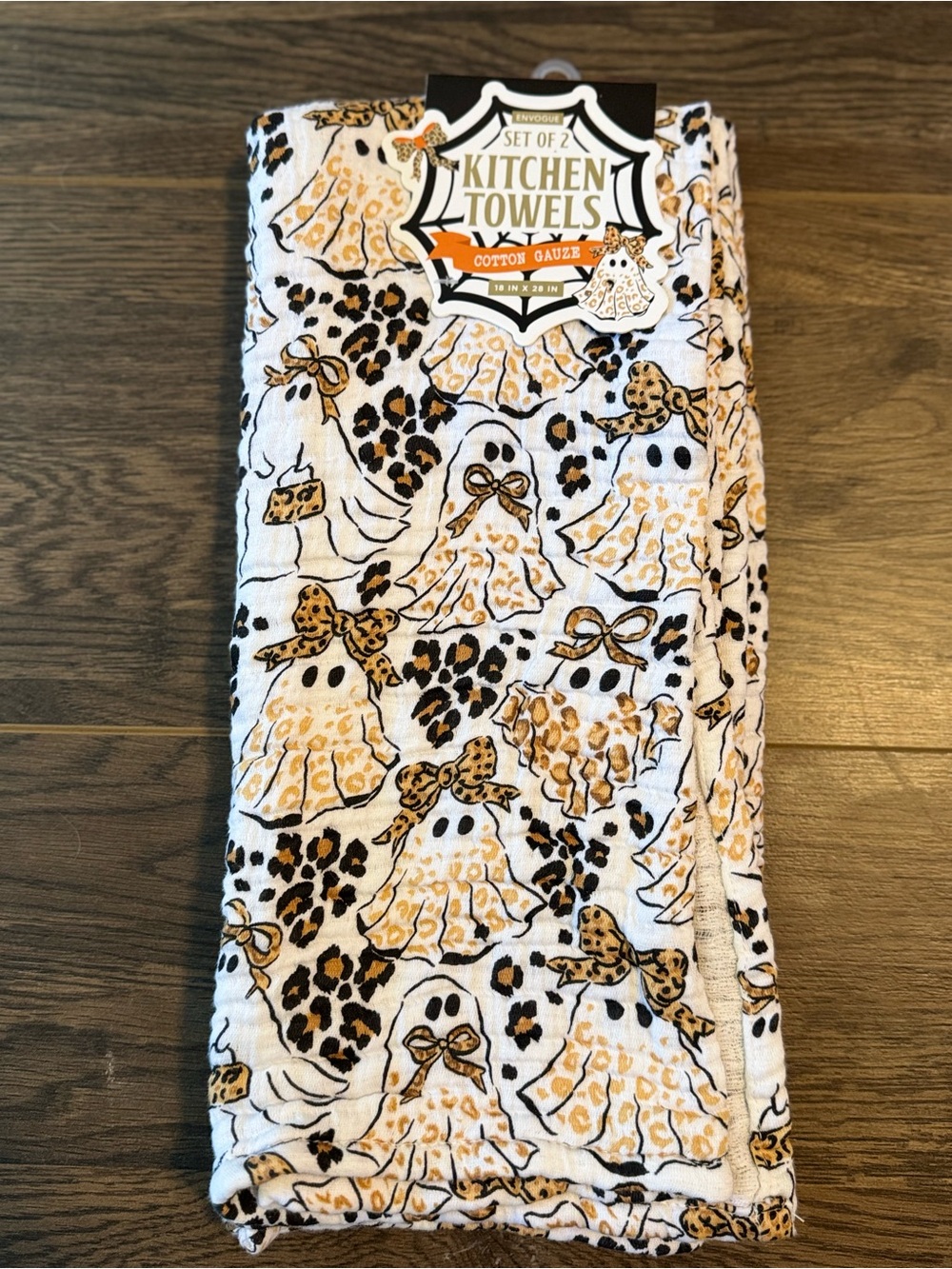 EnVogue Halloween 2025 Viral Cheetah Ghost with Bows Cheetah Kitchen Towels (2)